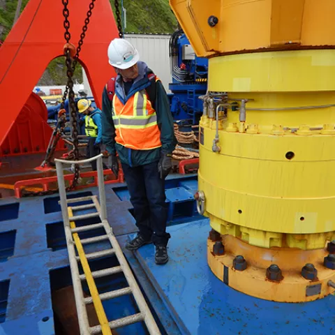 07162015_AK_Pre_drill_inspection_2_600px