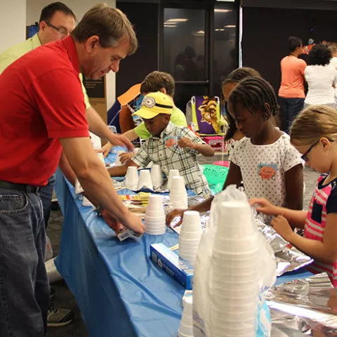 BirngYourChildToWorkDay_2015GulfGroup1Lg