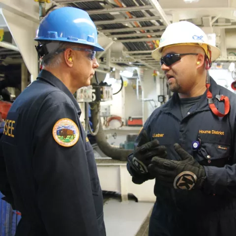 BSEE Inspector explains the inspection process for the shakers on board the Diamond Offshore Ocean BlackLion drillship. Shakers separate drilling fluids from solids.